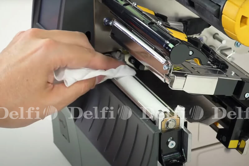 Vệ sinh trục lăn (Platen Roller)